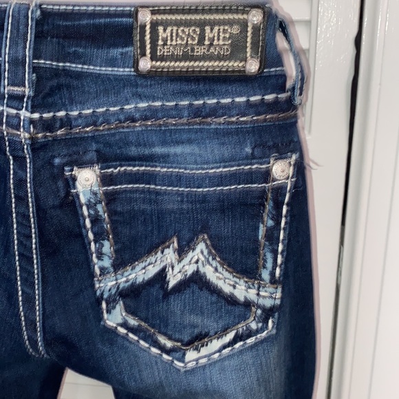 Miss Me Signature Rise Stretchy Skinny Jeans - Picture 5 of 8